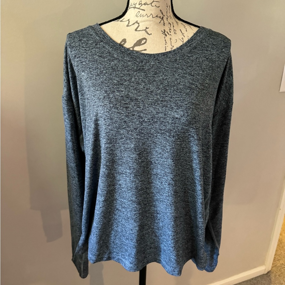 EUC Athleta Women's Uptempo II long sleeve in weathered blue size XL